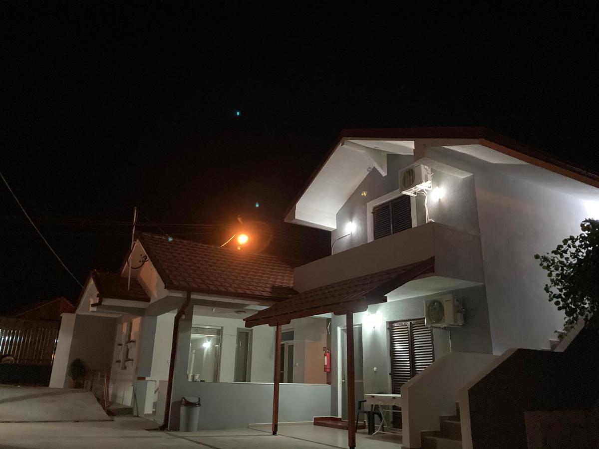Tiki Apartments Gevgelija Eksteriør billede